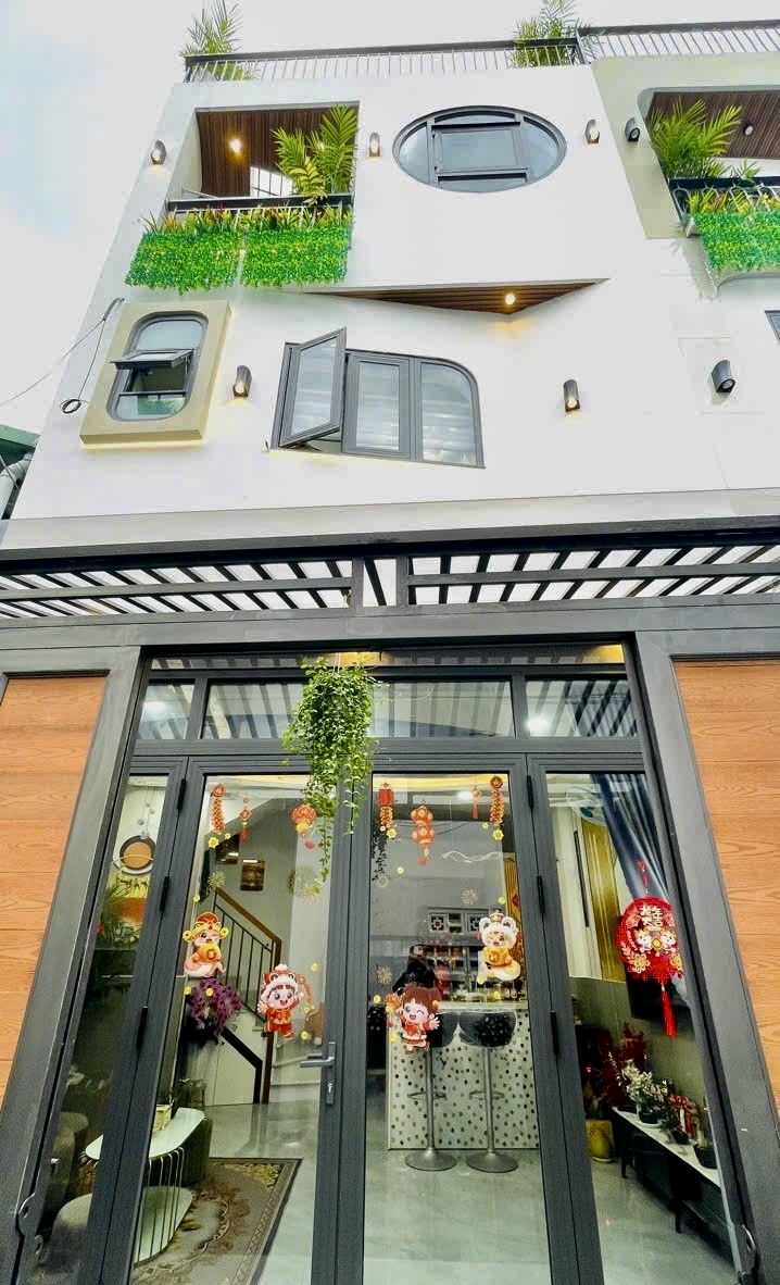 Bán nhà 4,5m x 8m, 4 phòng ngủ ngay Lotte Nguyễn Văn Lượng