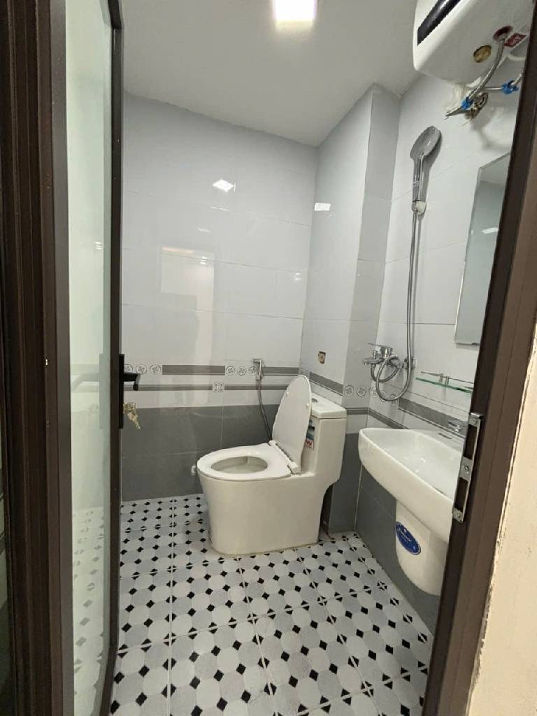 Bán nhà vị trí đắc địa, cách ngõ 325 Kim Ngưu 30m, ô tô tránh vèo vèo