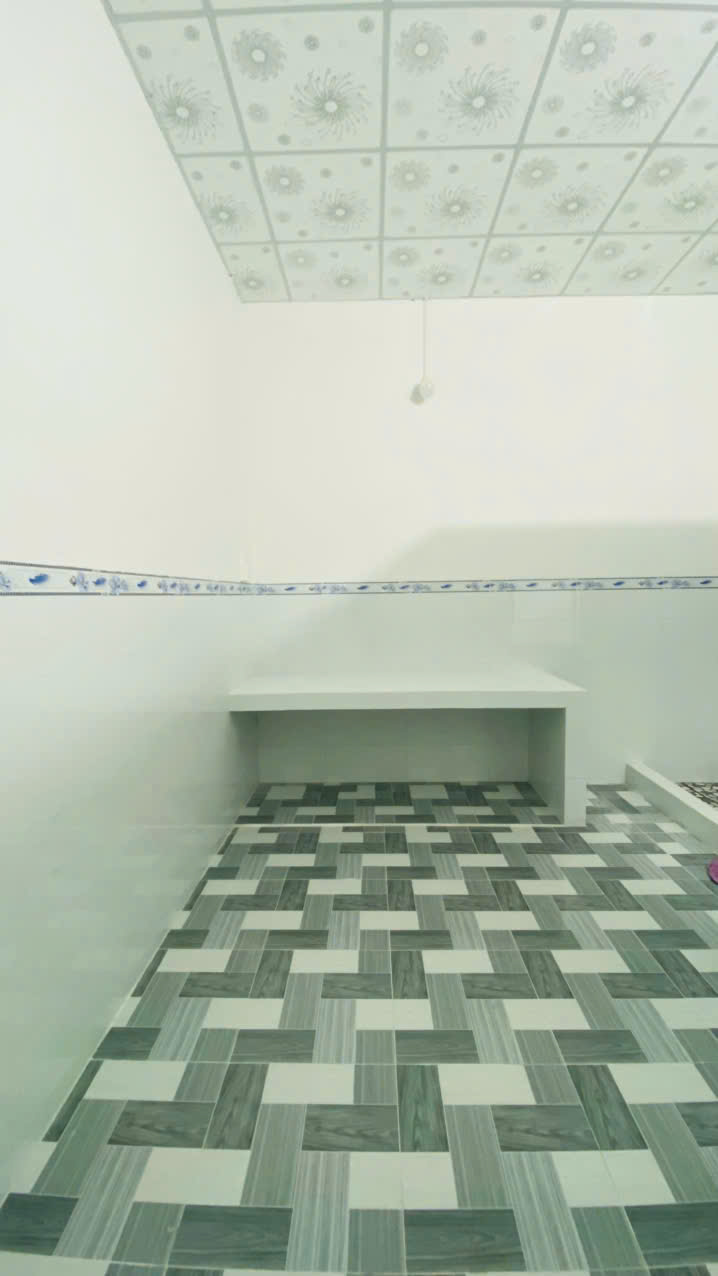 Nhà mới, vị trí đẹp, đầy đủ tiện nghi, phù hợp ở gia đình hoặc làm văn phòng công ty