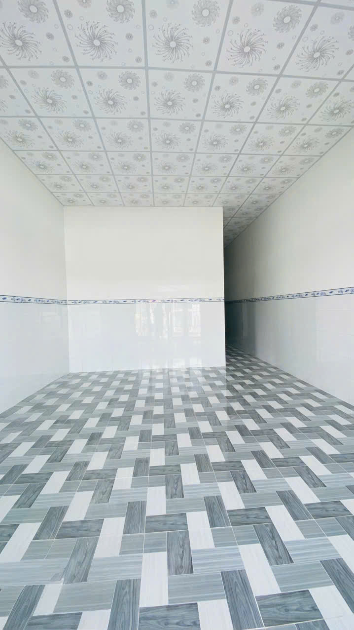 Nhà mới, vị trí đẹp, đầy đủ tiện nghi, phù hợp ở gia đình hoặc làm văn phòng công ty