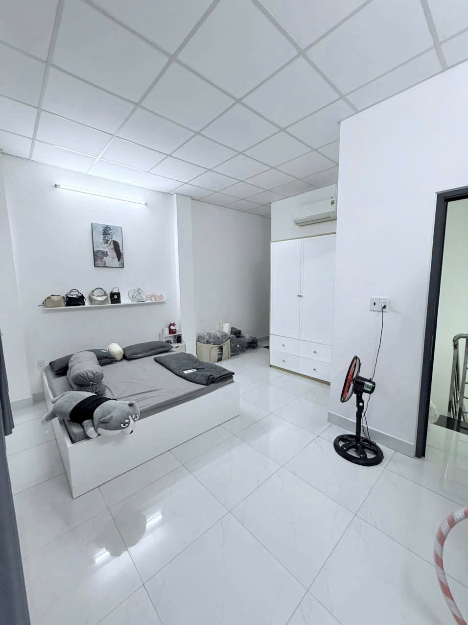 Bán nhà Bình Tân, diện tích 32,2m2, 1 phòng ngủ giá 1,7 tỷ gần Aeon Mall