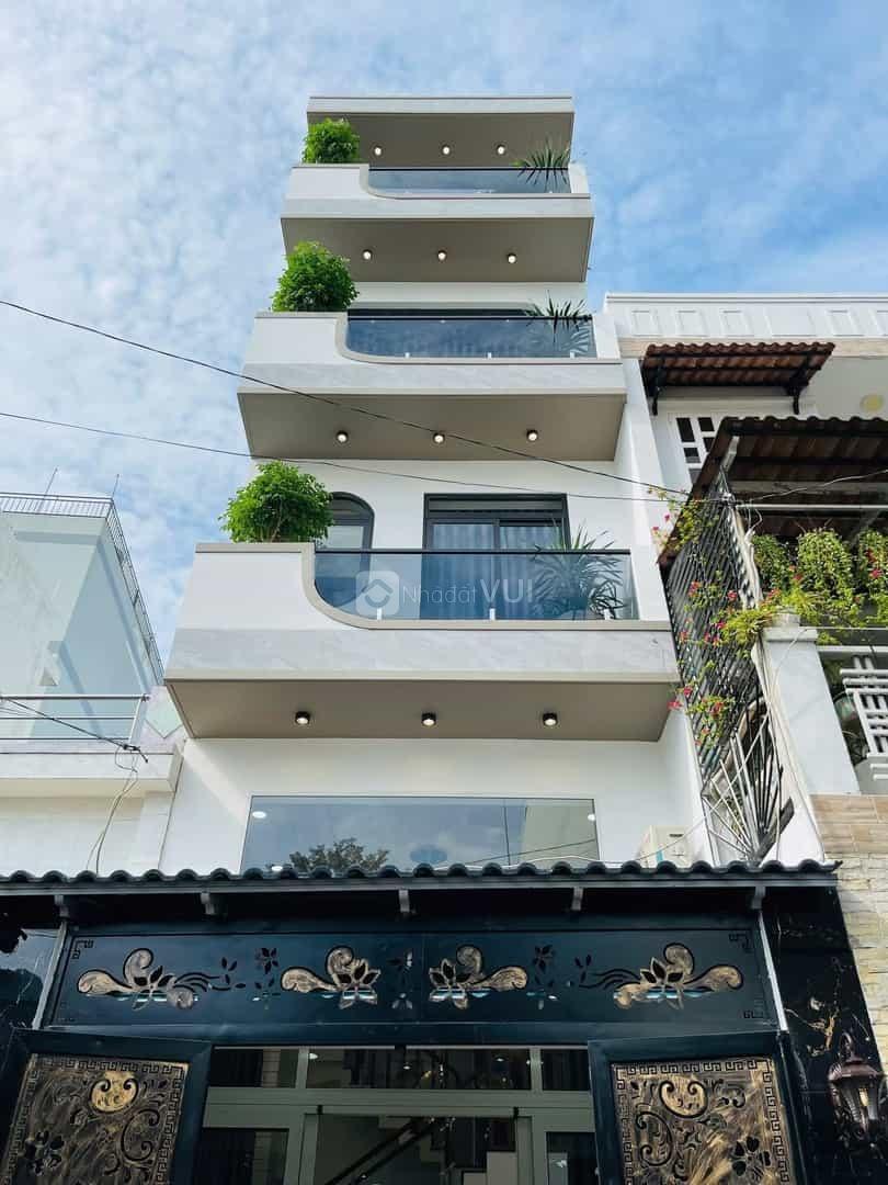 Cô Năm bán nhà 50m2, xây 4 tầng, Thạnh Lộc 47 gần cầu Phú Long