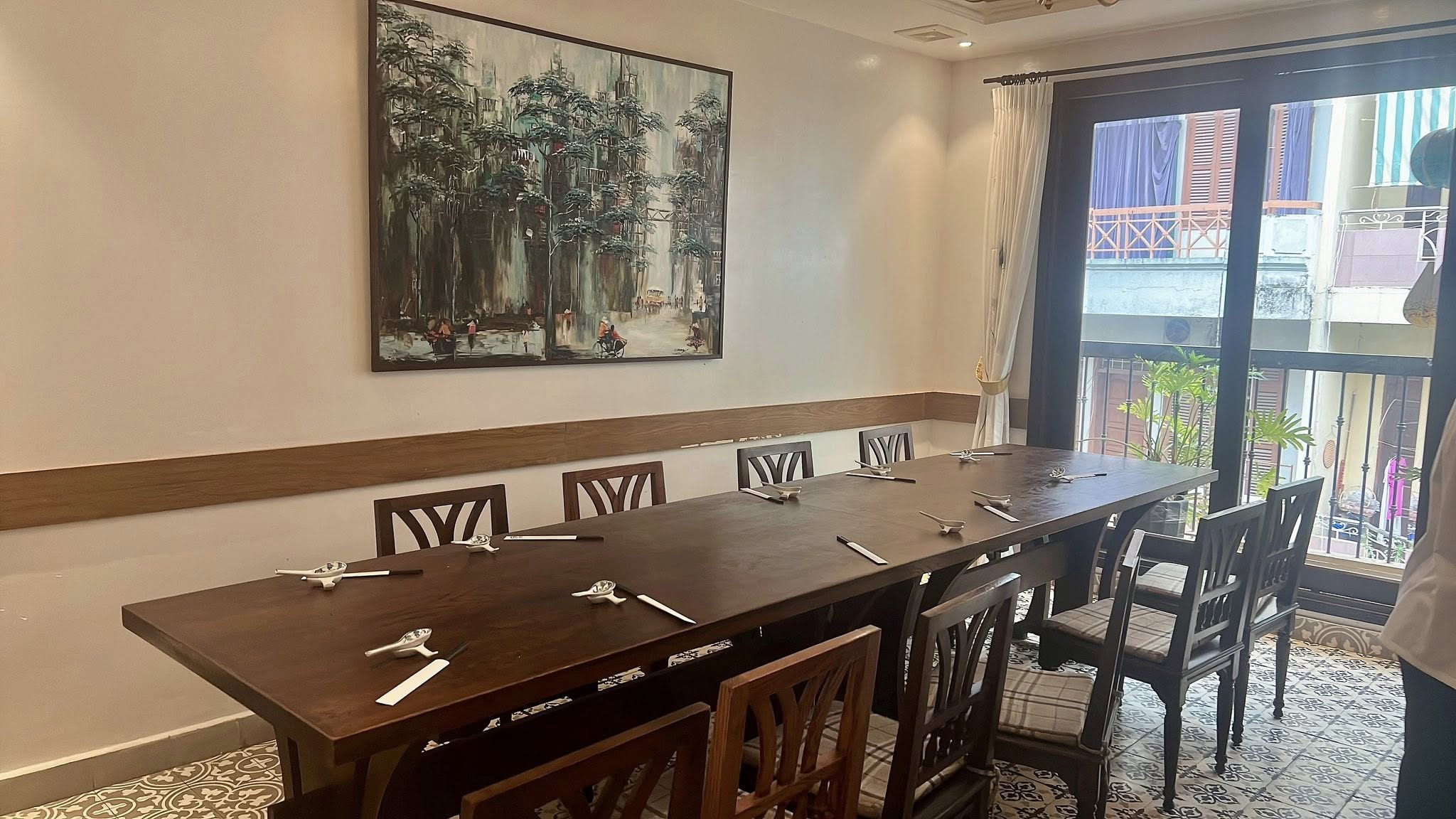 Bán biệt thự phố Đội Cấn, 140m2, 4 tầng, mặt tiền 11m, gara ô tô, kinh doanh