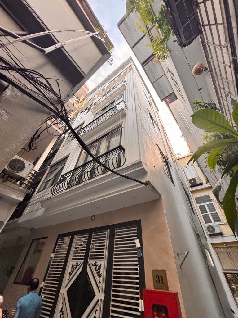 Còn duy nhất sót lại 1 căn dòng tiền Kim Mã mặt tiền 5.2m, 45m2, lô góc, doanh thu 600 triệu/năm, sổ hoa khôi