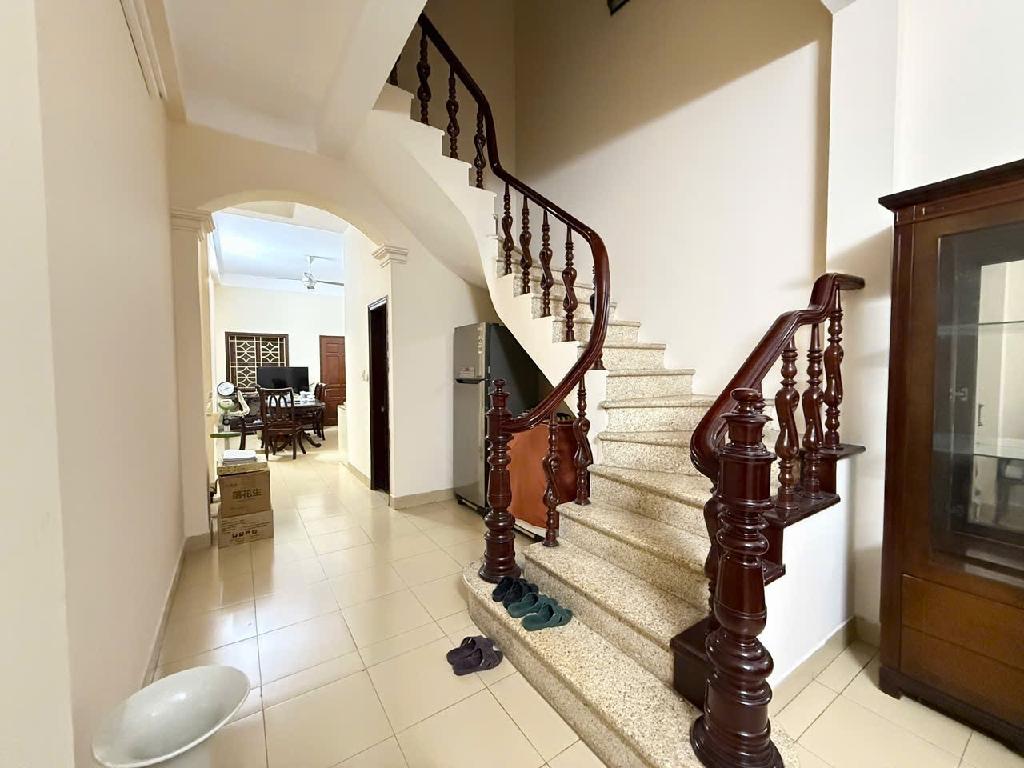 Nhà phố Kim Mã – ngõ nông – gần ô tô – nhà đẹp – 2 thoáng – 69m2 – 4 tầng – 14,2 tỷ