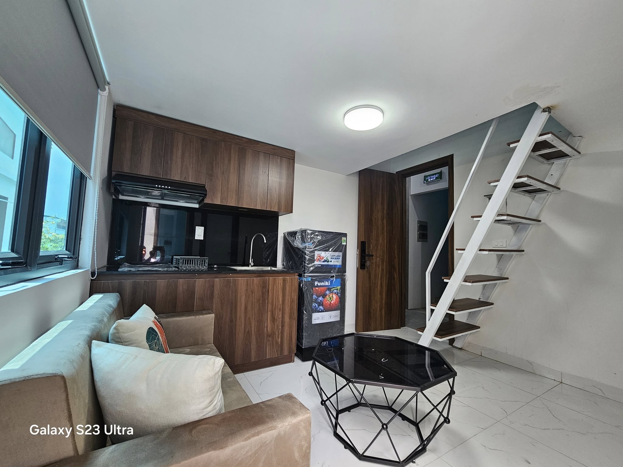 Bán tòa nhà căn hộ dịch vụ đường Hoàng Hoa Thám, 130m2 - 6 tầng, thang máy, 27 phòng