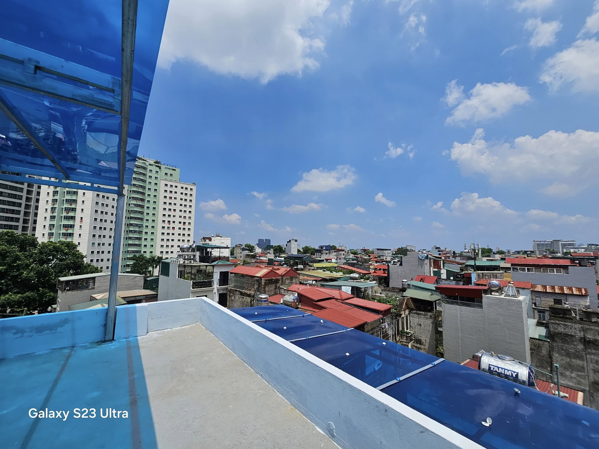 Bán tòa nhà căn hộ dịch vụ đường Hoàng Hoa Thám, 130m2 - 6 tầng, thang máy, 27 phòng