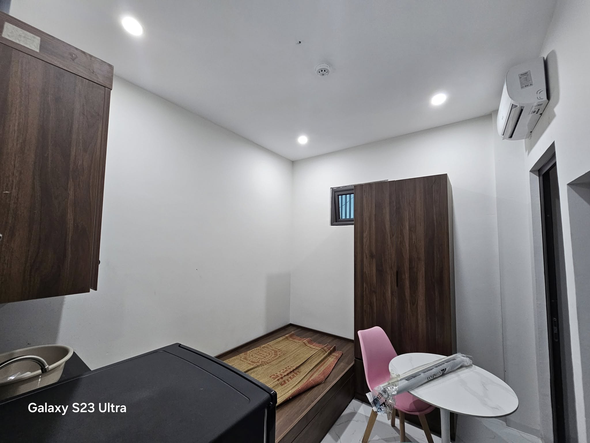 Bán tòa nhà căn hộ dịch vụ đường Hoàng Hoa Thám, 130m2 - 6 tầng, thang máy, 27 phòng