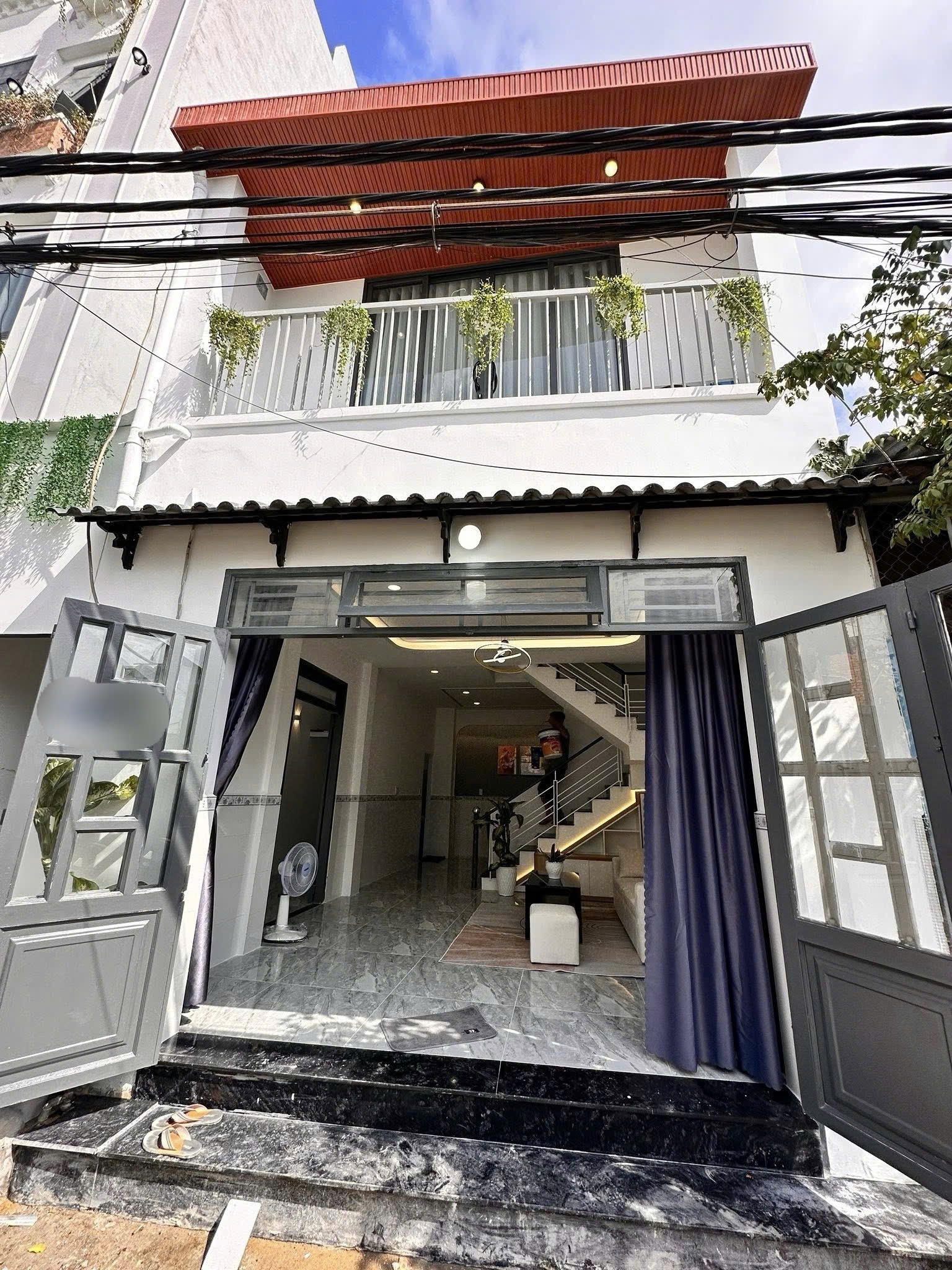 Định cư nước ngoài bán gấp nhà Bà Hom, Phường 13, Quận 6, 4 x 14m, giá 3,9 tỷ