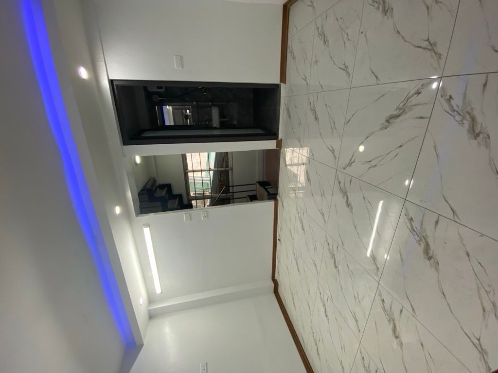 3,6 tỷ bán nhà Đông Thiên 5 tầng long lanh lô góc ô tô đỗ cửa Hoàng Mai