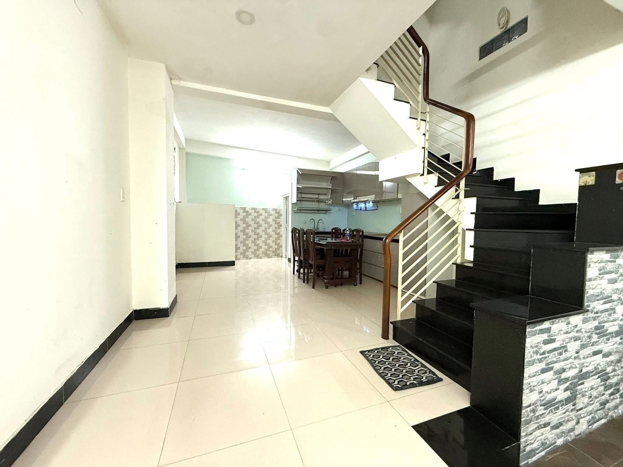 Bán nhà ngay Quang Trung phường 10, 48m2, 3 ngủ