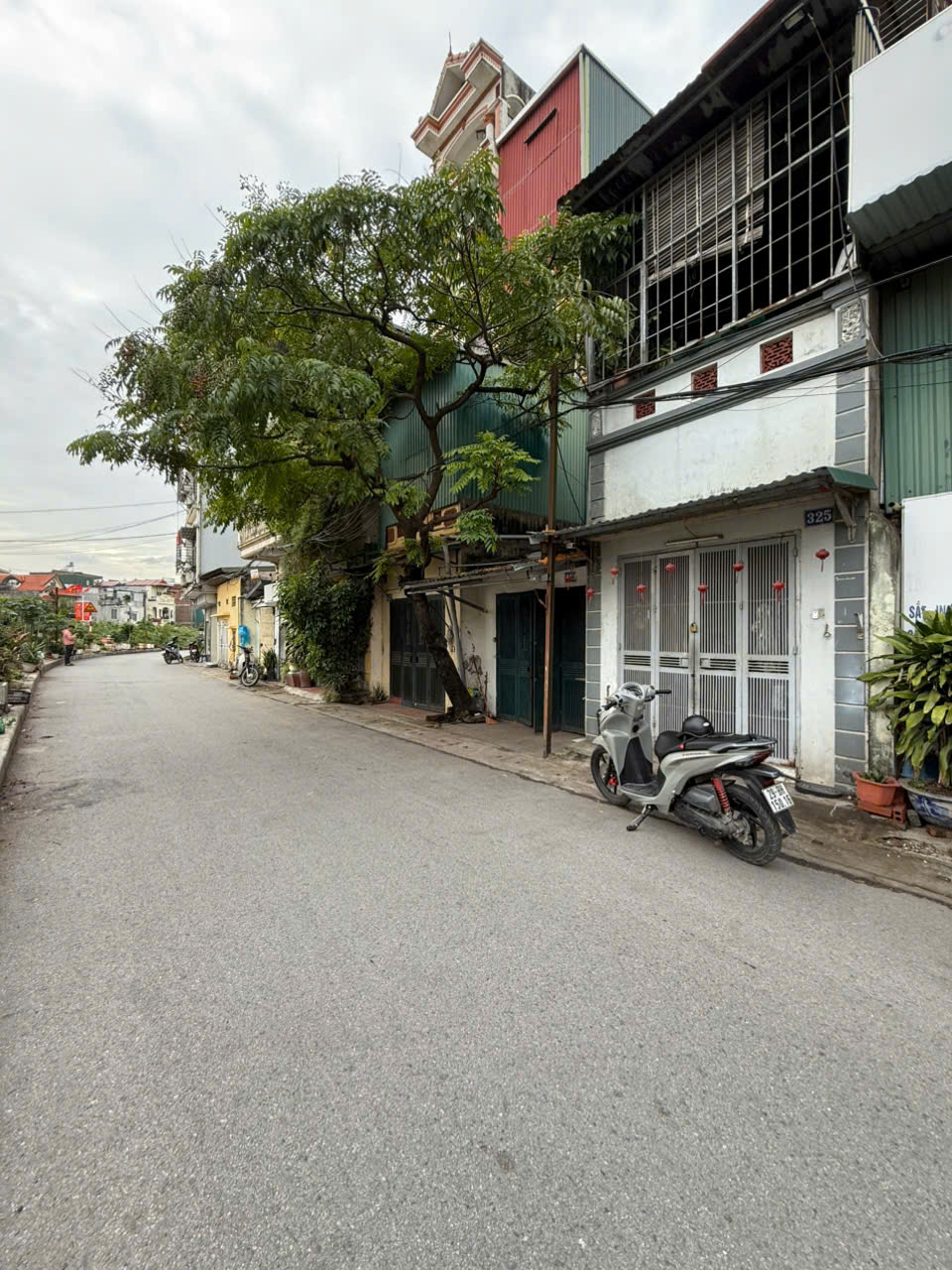 Cần bán căn nhà 48m mặt đường Nguyễn Khoái 2 ô tô tránh vị trí hiếm