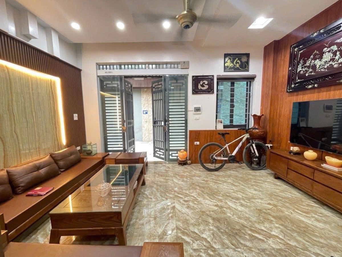 Bán nhà đường Hoàng Đạo Thành, Thanh Xuân, 6 tầng, thang máy