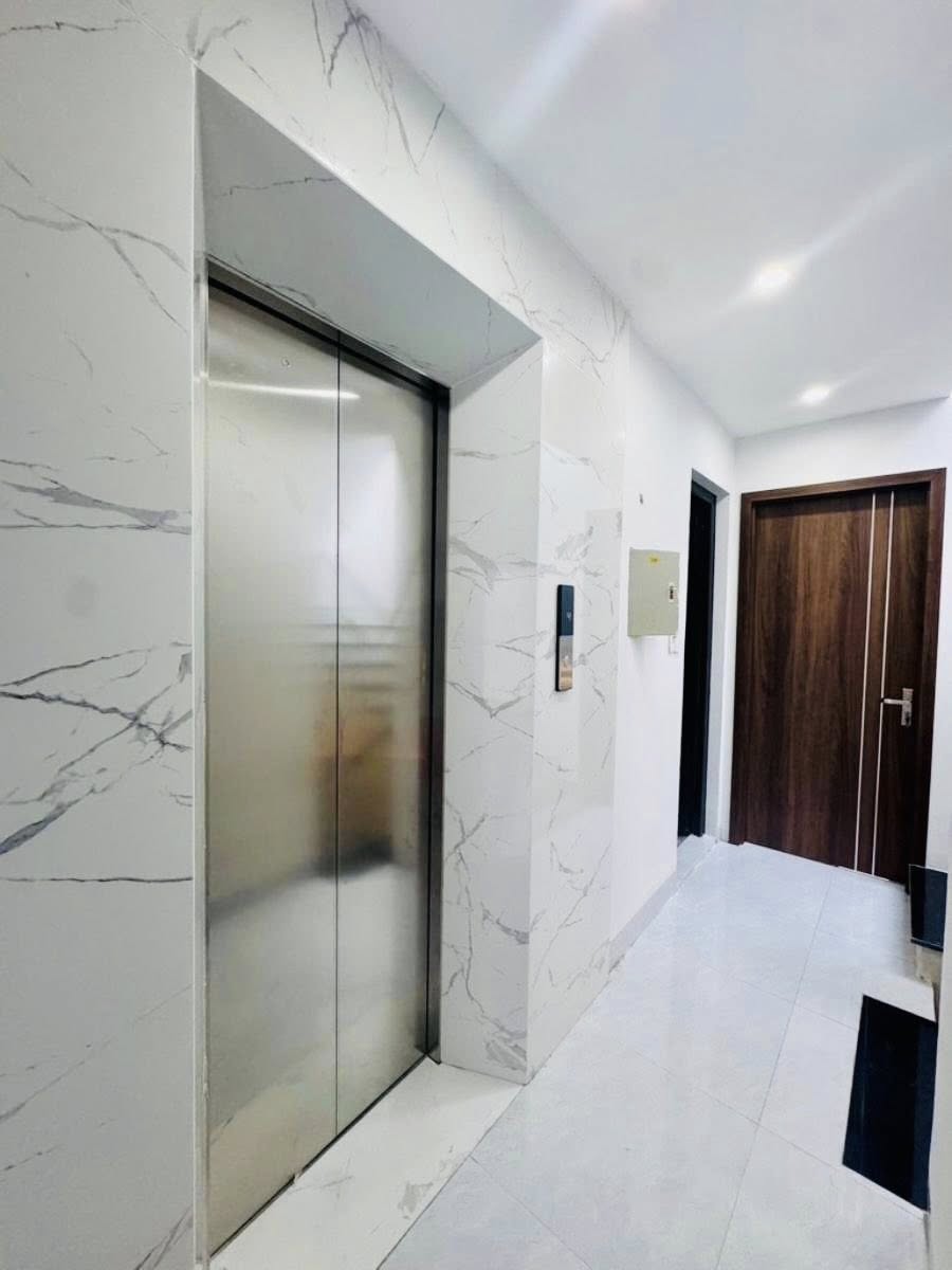 Bán nhà đường Tân Mai - Hoàng Mai - 90m2 - 5 tầng - thang máy