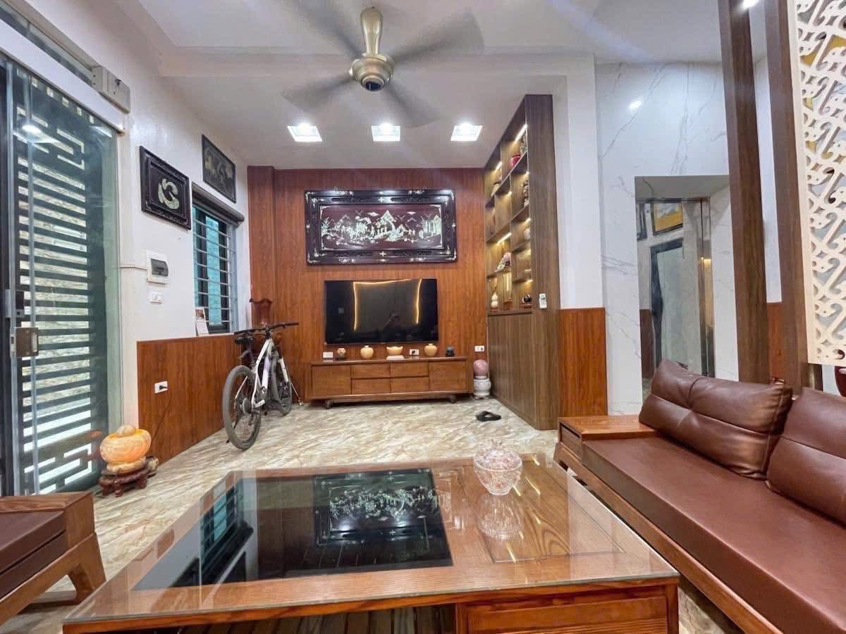 Bán nhà đường Hoàng Đạo Thành, Thanh Xuân, 6 tầng, thang máy