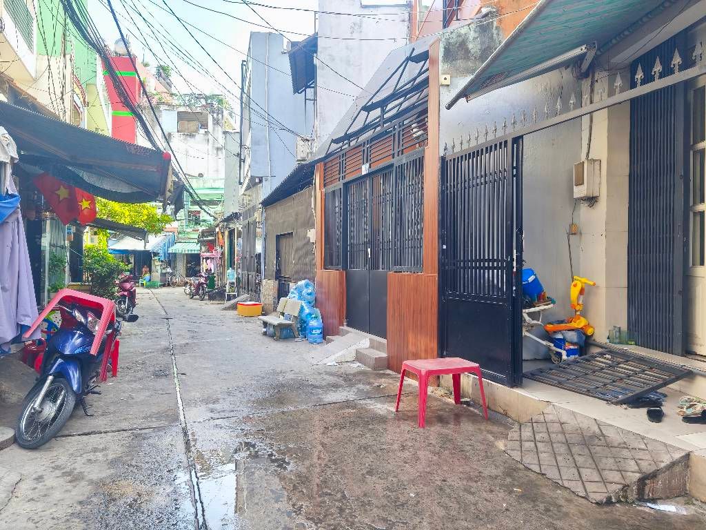 Nhà hẻm thông đường Bình Trị Đông, 62m2, 4m x 16m, 3 ngủ, chỉ 5,7 tỷ