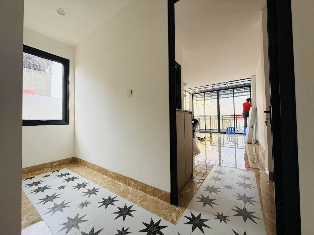 Bán nhà đường Thịnh Liệt, Hoàng Mai, 50m2 - 6 tầng, thang máy