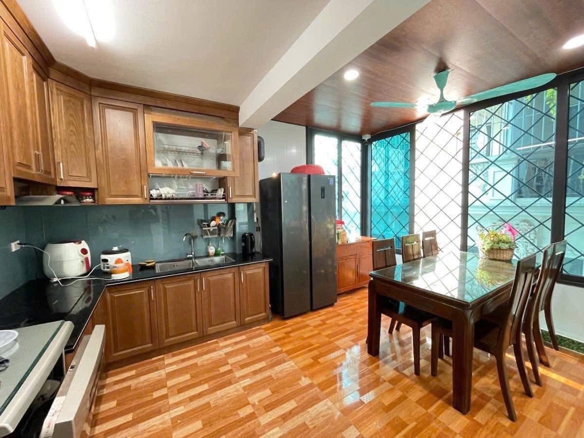 Bán nhà đường Hoàng Đạo Thành, Thanh Xuân, 6 tầng, thang máy