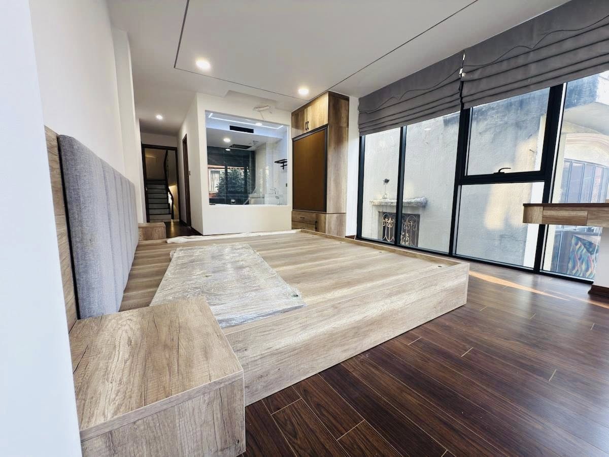 Bán nhà đường Thịnh Liệt, Hoàng Mai, 50m2 - 6 tầng, thang máy