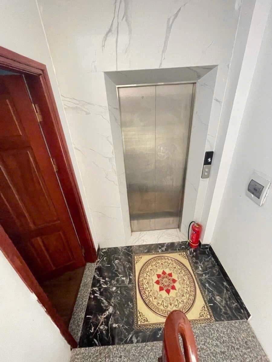 Bán nhà đường Hoàng Đạo Thành, Thanh Xuân, 6 tầng, thang máy