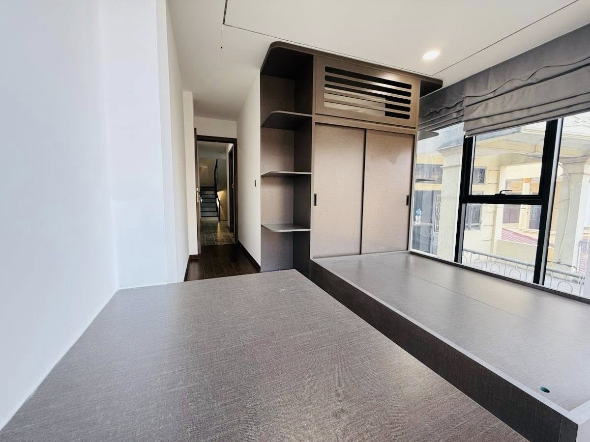 Bán nhà đường Thịnh Liệt, Hoàng Mai, 50m2 - 6 tầng, thang máy