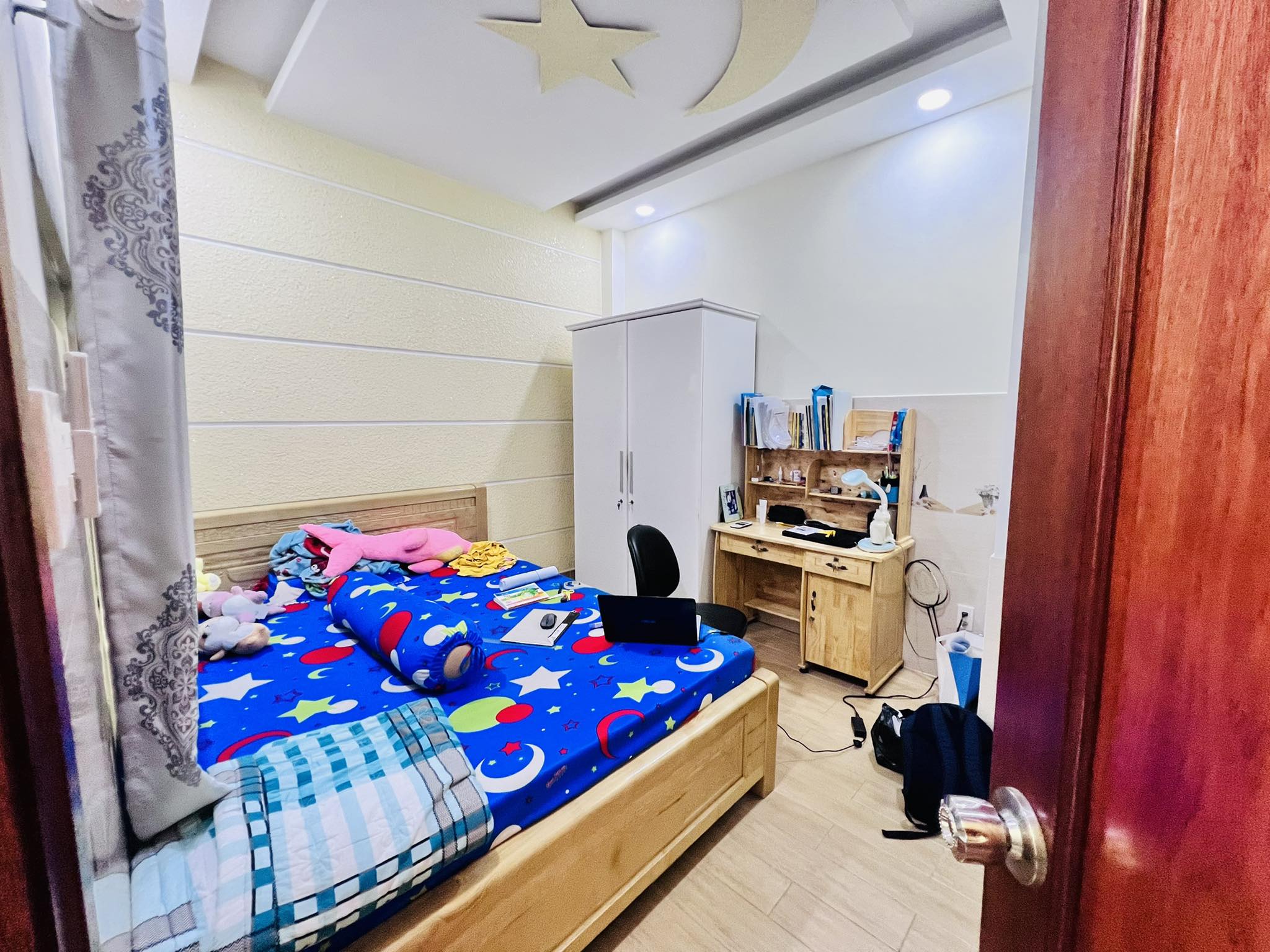 Nhà hẻm xe hơi thông, Nguyễn Hồng Đào, Bàu Cát, giá 5.6 tỷ