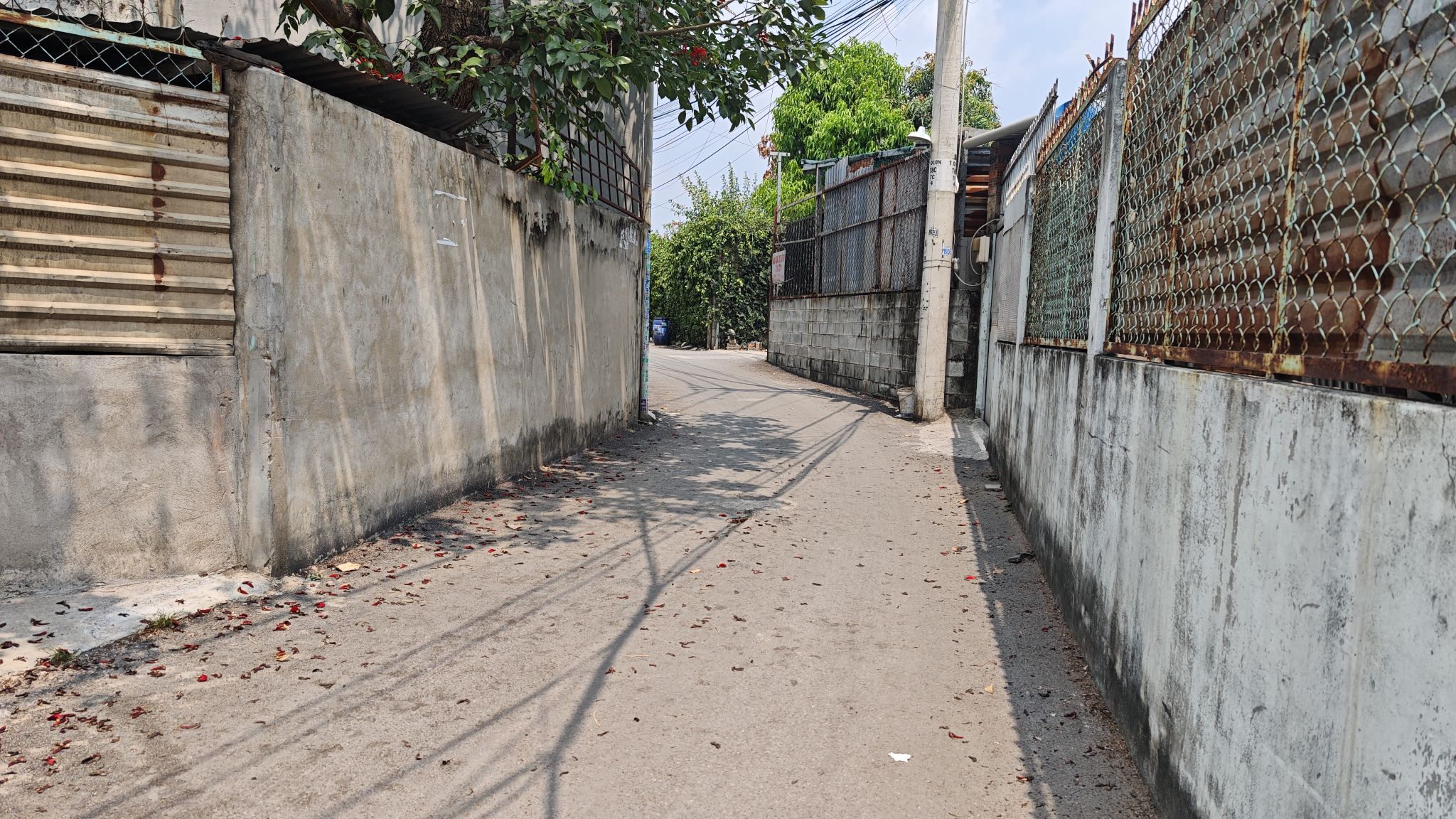 Nhà vi bằng 61m2 hẻm xe hơi, Linh Xuân, Thủ Đức, giá 900 triệu