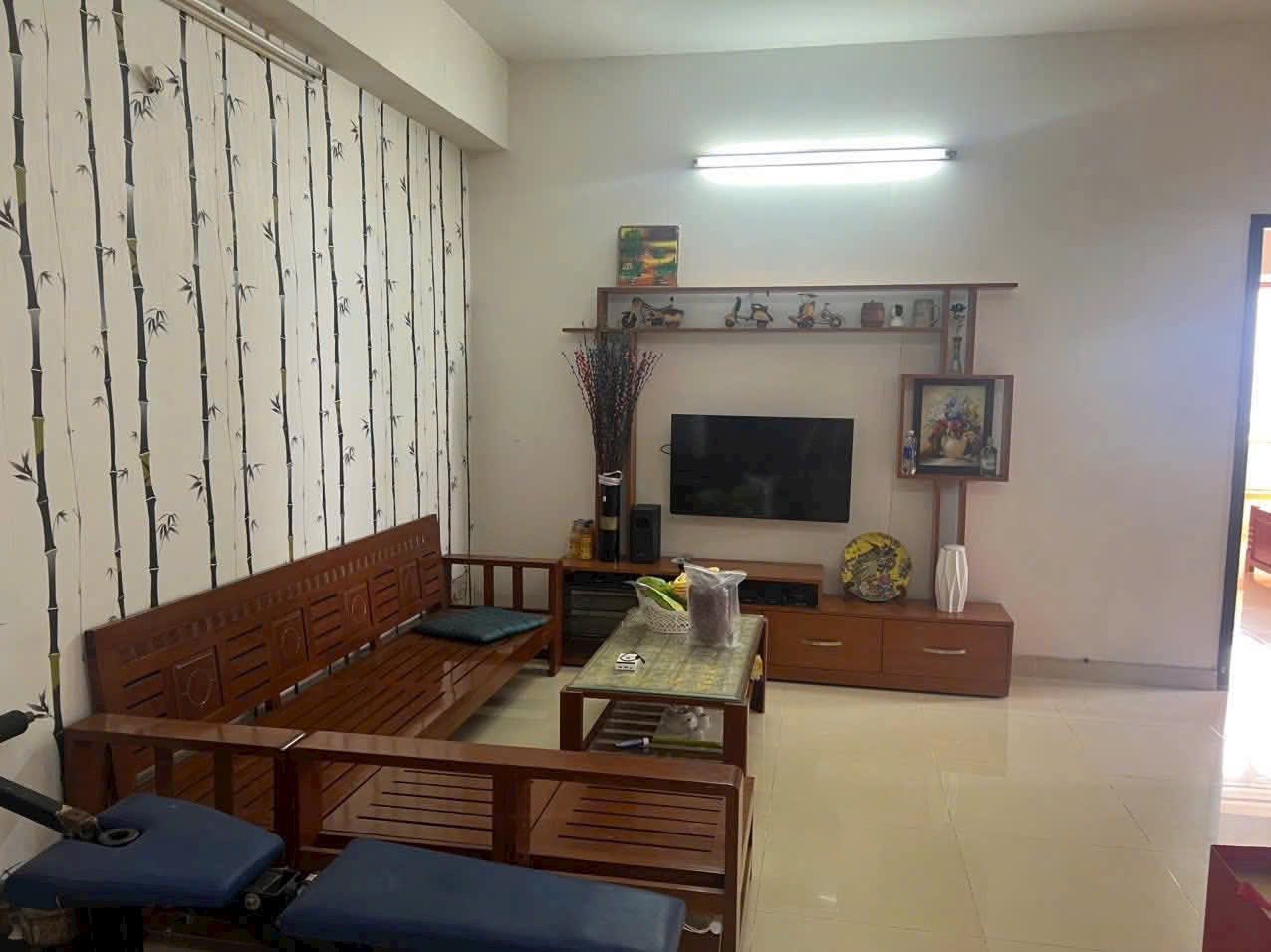 Cần bán căn chung cư tầng cao số 02 Nguyễn Hữu Cảnh, 73m2, 2 phòng ngủ, 1wc, tầng 11, giá 2.5 tỷ