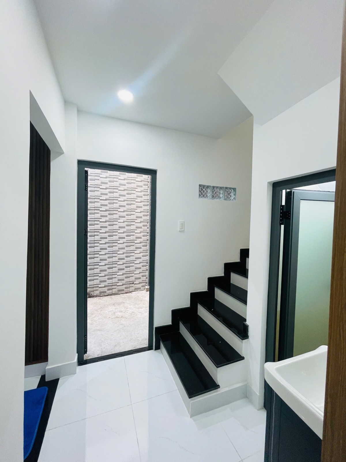 Quận Bình Thạnh, Xô Viết Nghệ Tĩnh, lô góc 2 mặt hẻm, 2 ngủ, 33m2, giá 4.68 tỷ