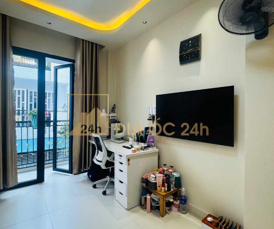 Bán nhà 60m2, Điện Biên Phủ, quận 10, khu Vườn Lài, nhà đẹp, 3 tầng, full nội thất, giá 9.8 tỷ