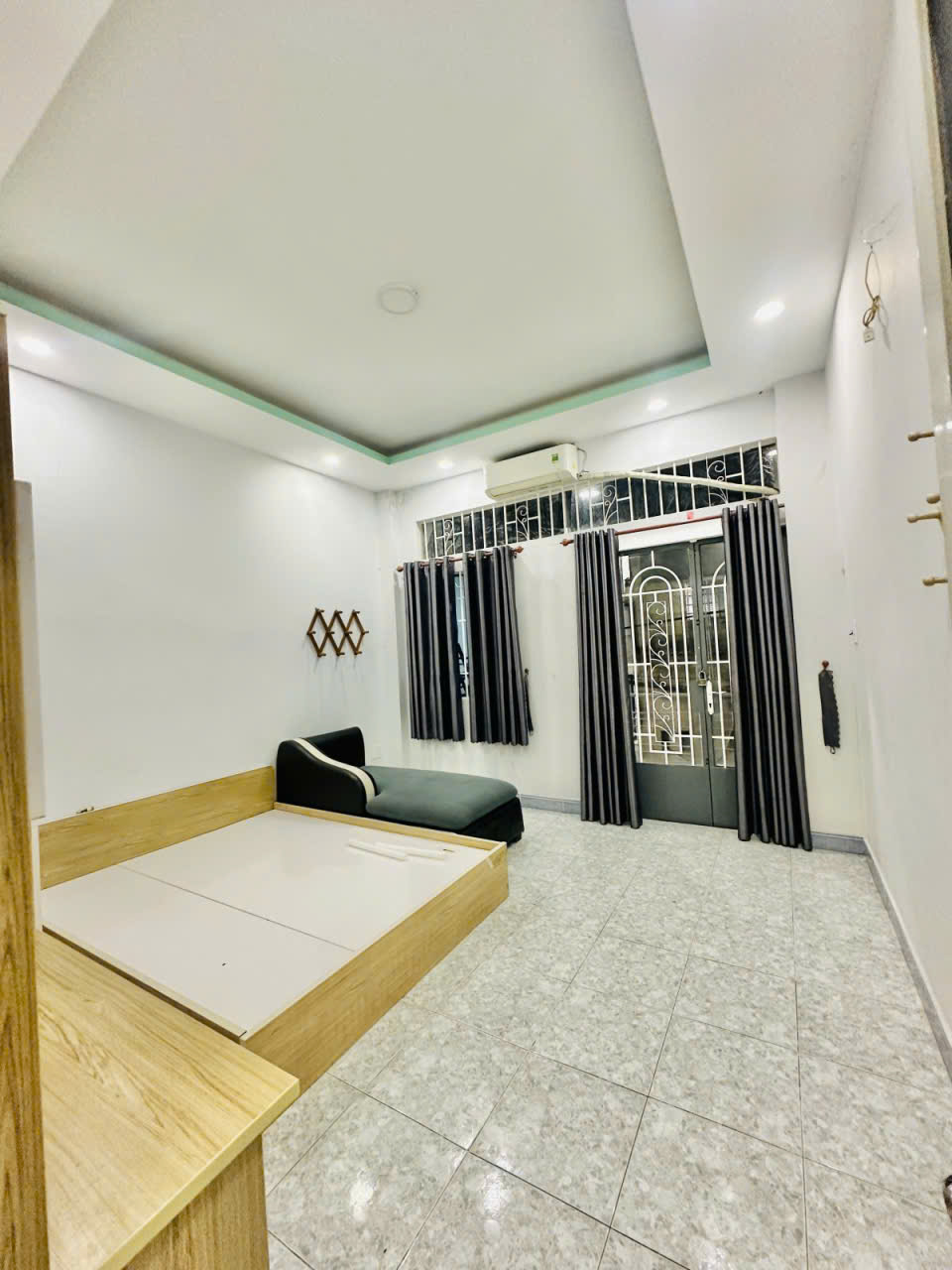 Nhà ô tô đỗ cửa Tân Thắng, gần Aeon, cạnh Uỷ ban Sơn Kỳ, giá 4.3 tỷ