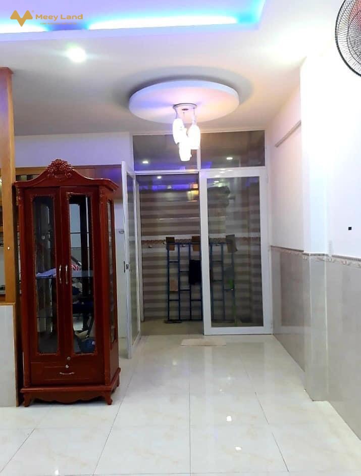 Cần bán gấp nhà đường 494, quận 9, 60m2, 2 tầng, hẻm 8m, giá 4,4 tỷ